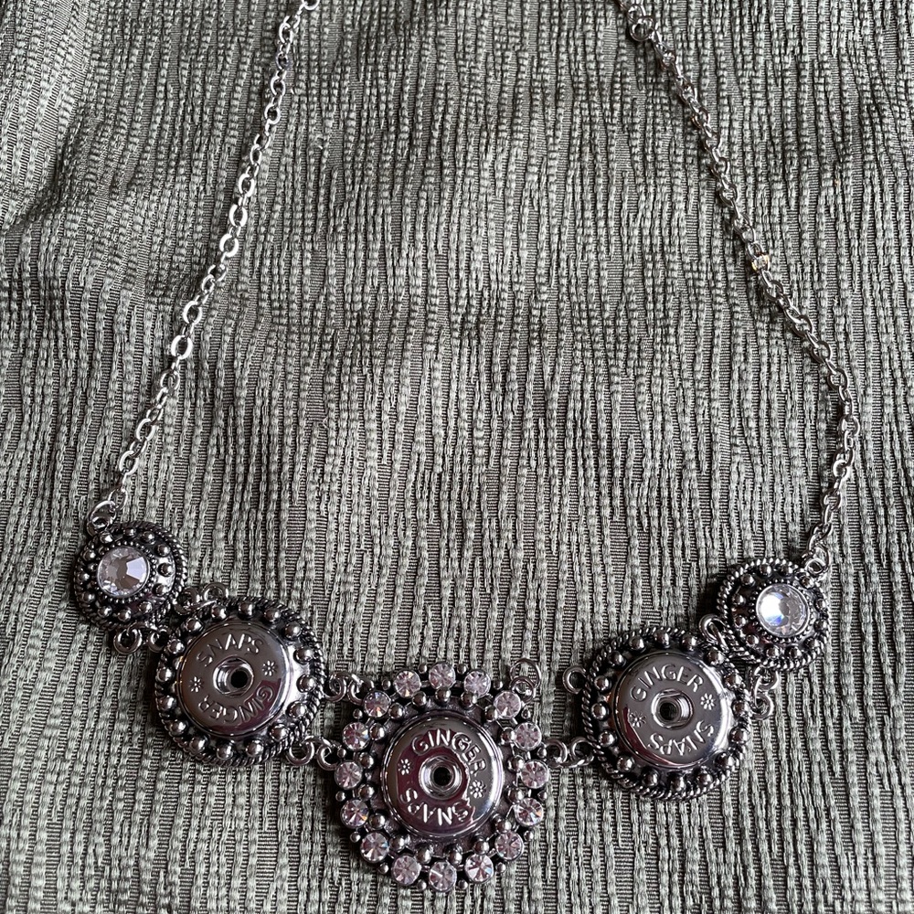 Ginger snap rhinestone three snap necklace